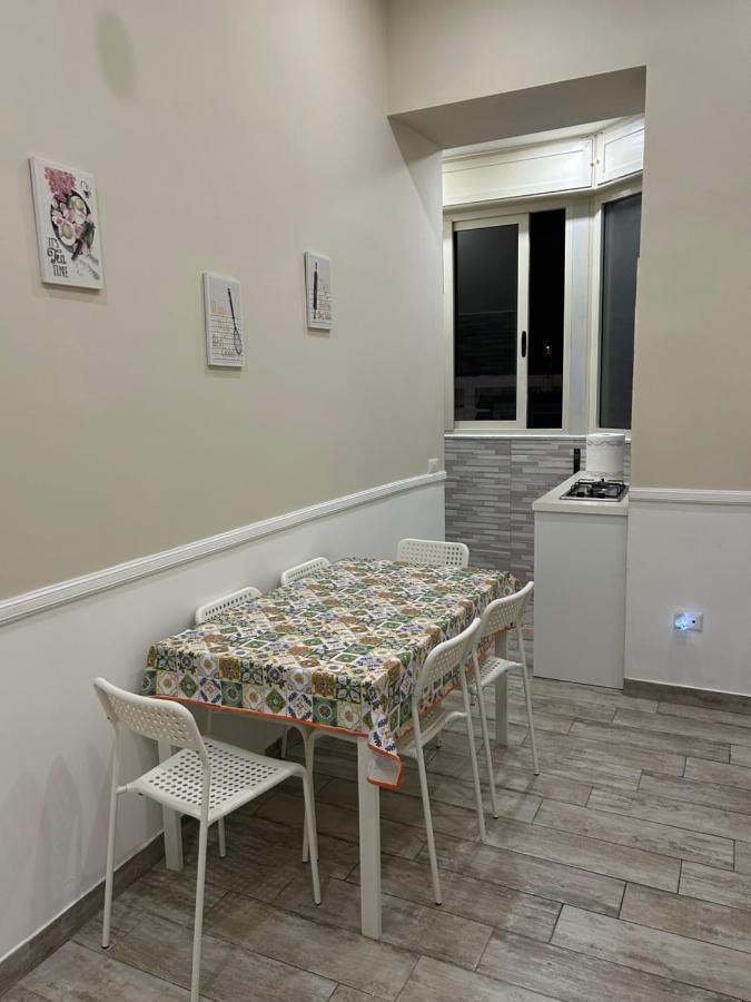 Apartamento La Casa Di Benedetta Nápoles Exterior foto